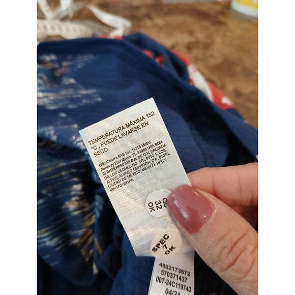 Chico's Women's floral top Size 3‎ ( XL) - Picture 8 of 8